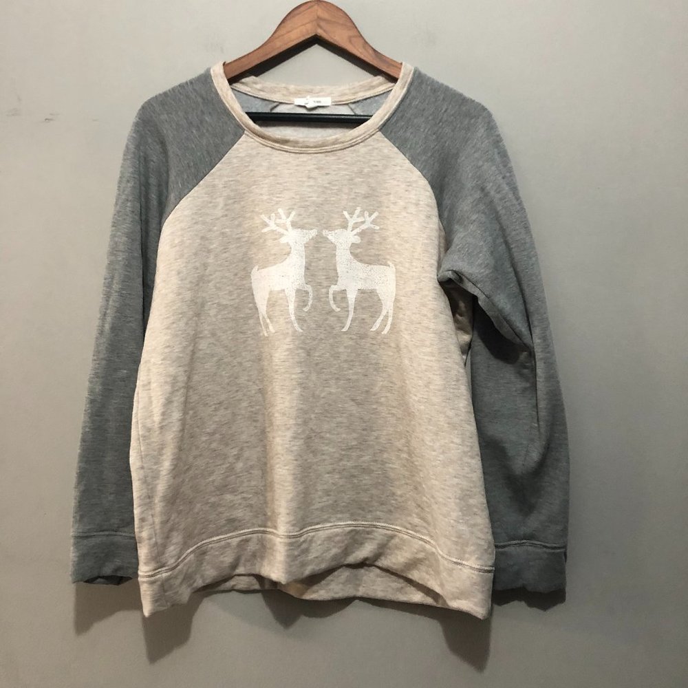 Maurices Long Sleeve Super Soft Two Tone Sweater w/ Deer Print Cream/Green large